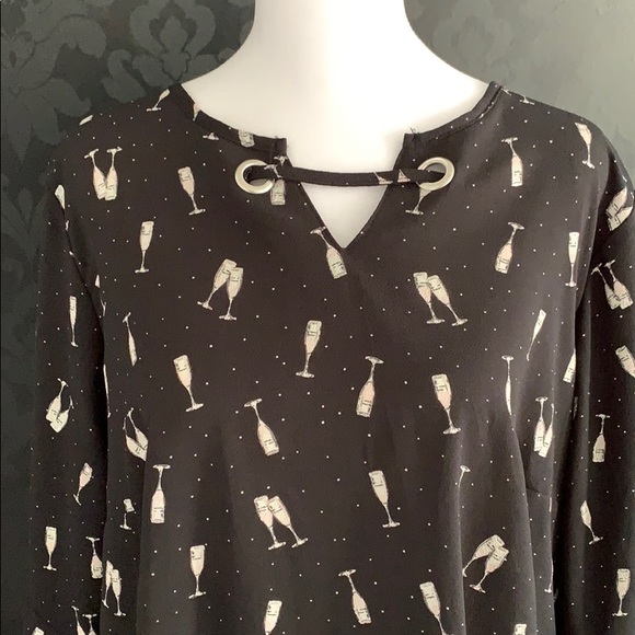 New Year’s ready Champagne Blouse. 🍾 🥂 - Picture 2 of 3